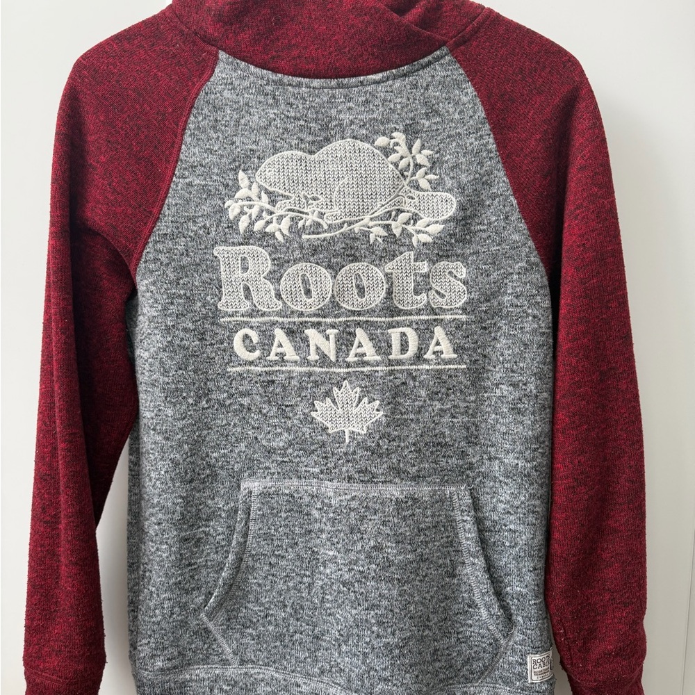 Women’s Canada Roots Sweater
